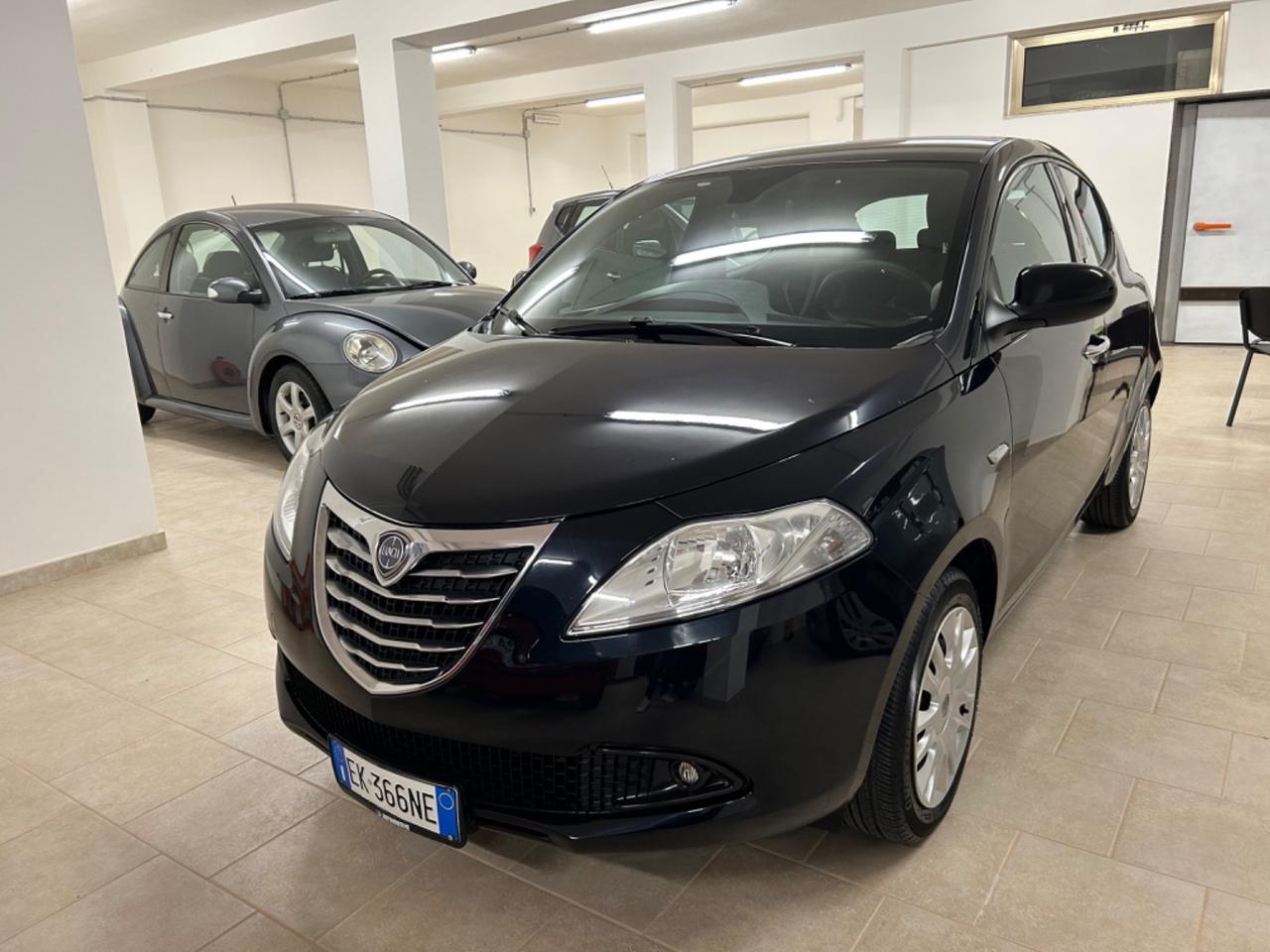 Lancia Ypsilon 1.2 69 CV 5 porte Silver