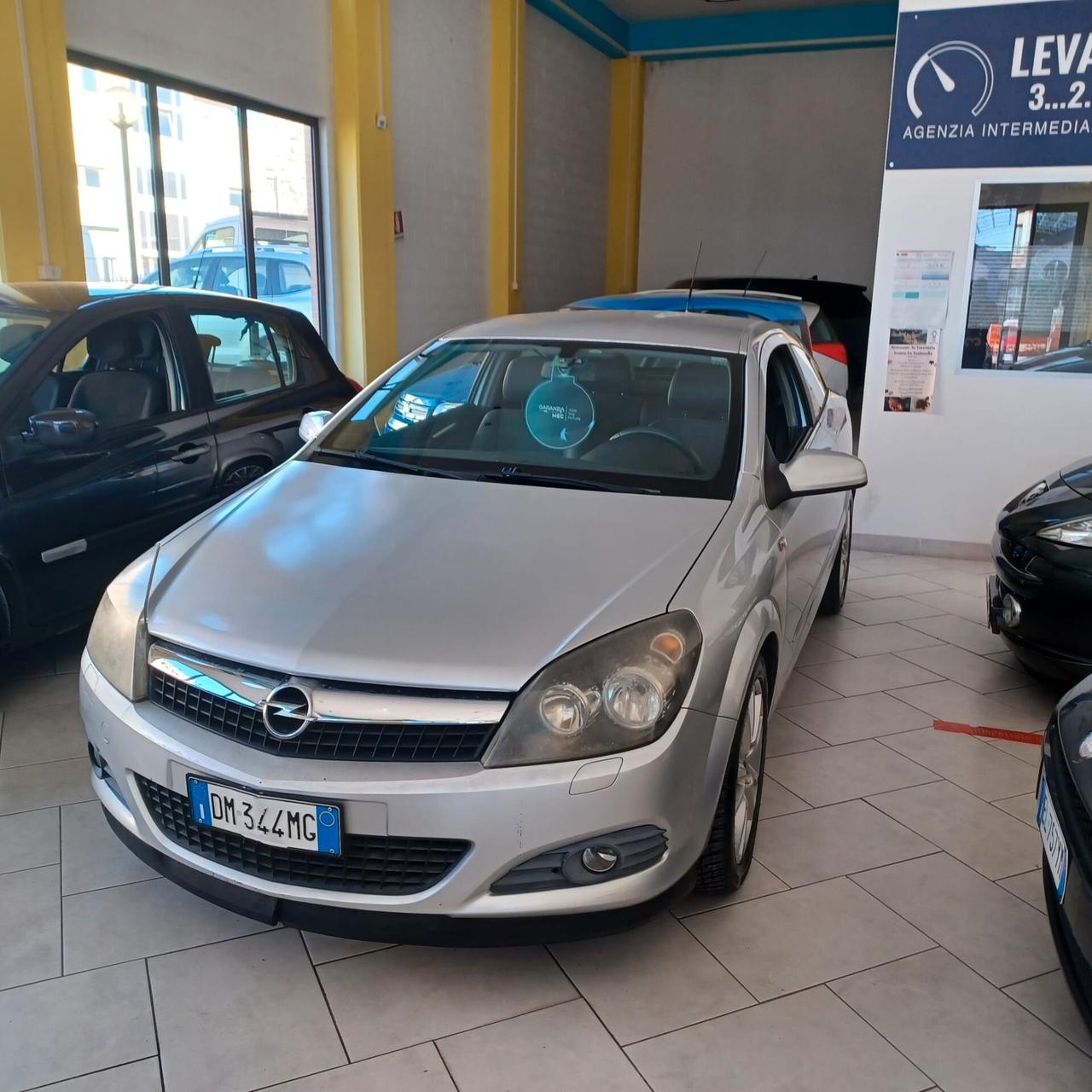 ASTRA 1.7 GT PER GLI AMANTI DELLE AUTO SPORTIVA