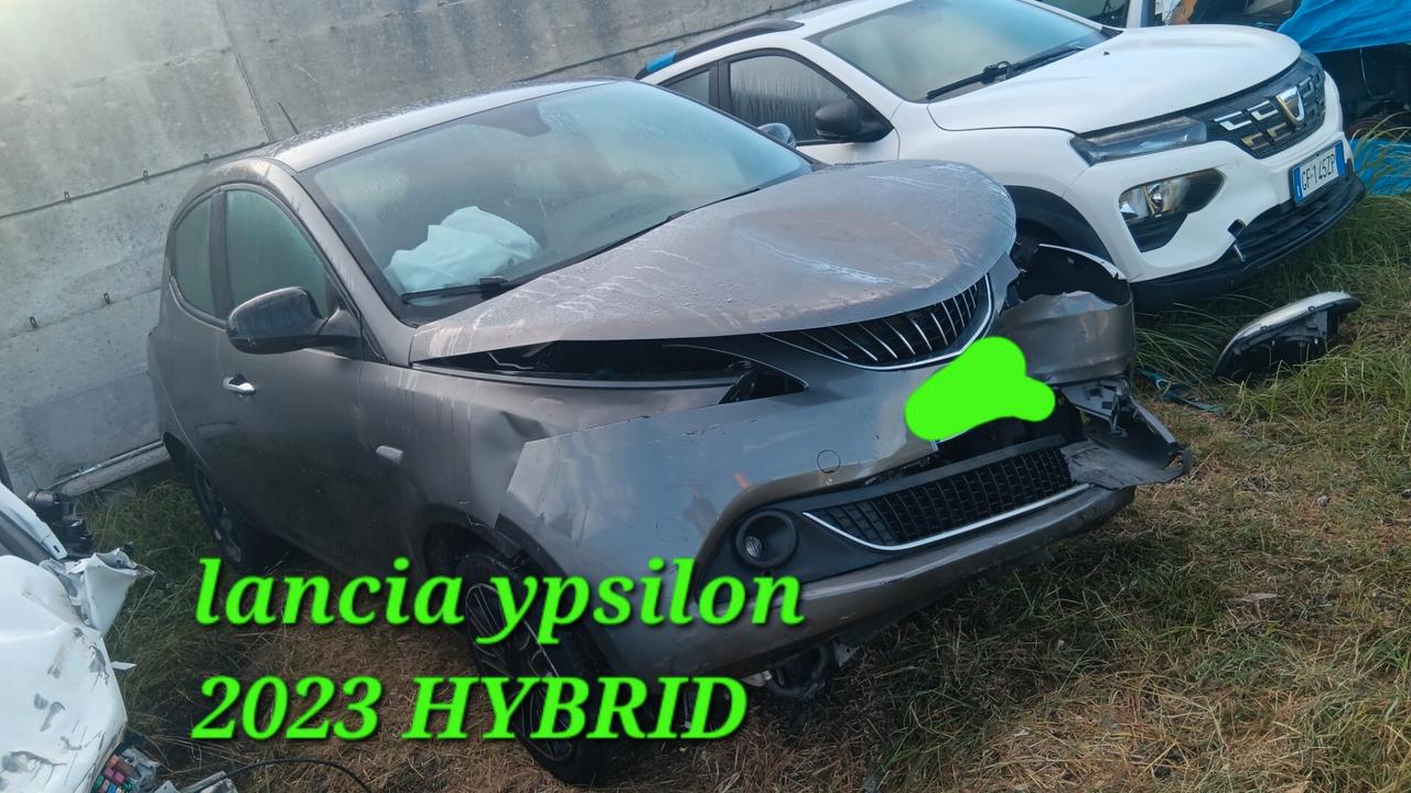 LANCIA YPSILON INCIDENTATA SINISTRATA MONDIALCARS 023