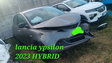 LANCIA YPSILON INCIDENTATA SINISTRATA MONDIALCARS 023