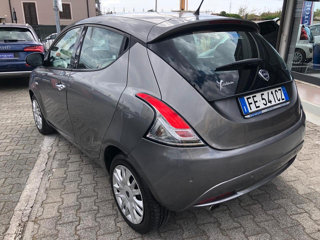 Lancia Ypsilon 1.2 69 CV 5 porte PLATINUM UNICO PROPRIETARIO GARANZIA EUROPEA 12 MESI RINNOVABILE