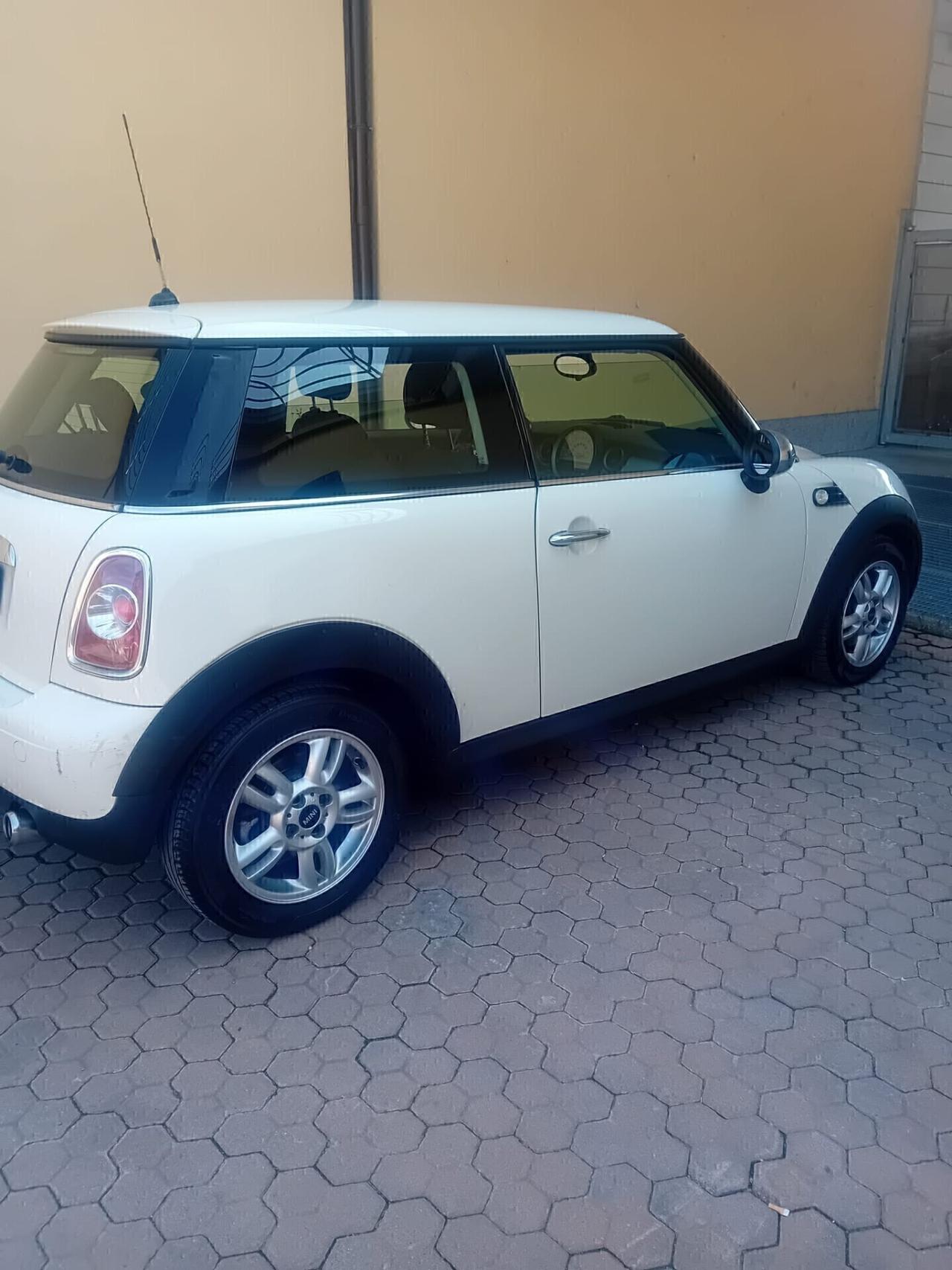 Mini One D - APERTI AD AGOSTO