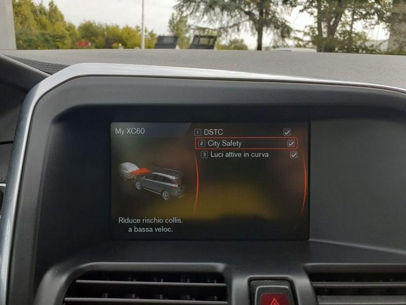 Volvo XC60 D5 AWD Geartronic R-design KM CERTIFIC-GARANZIA