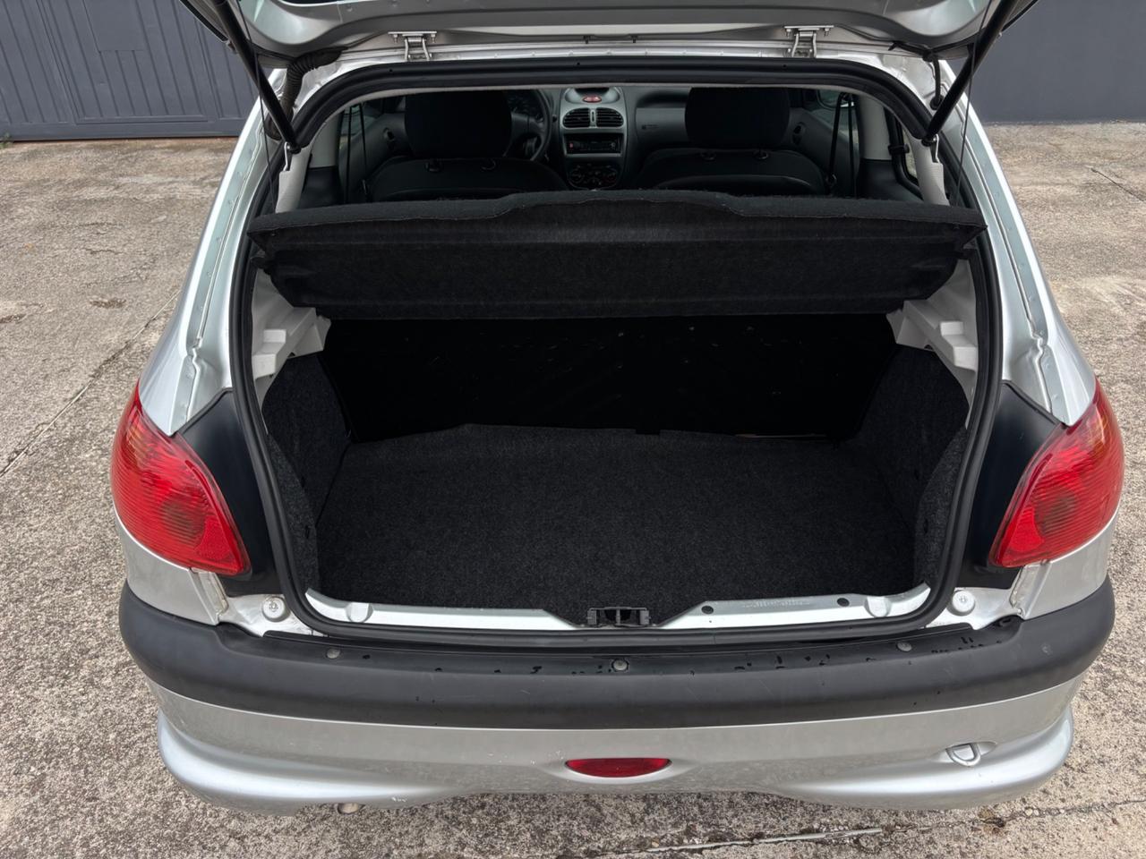 Peugeot 206 1.4 benzina. Neopatentati. Garanzia