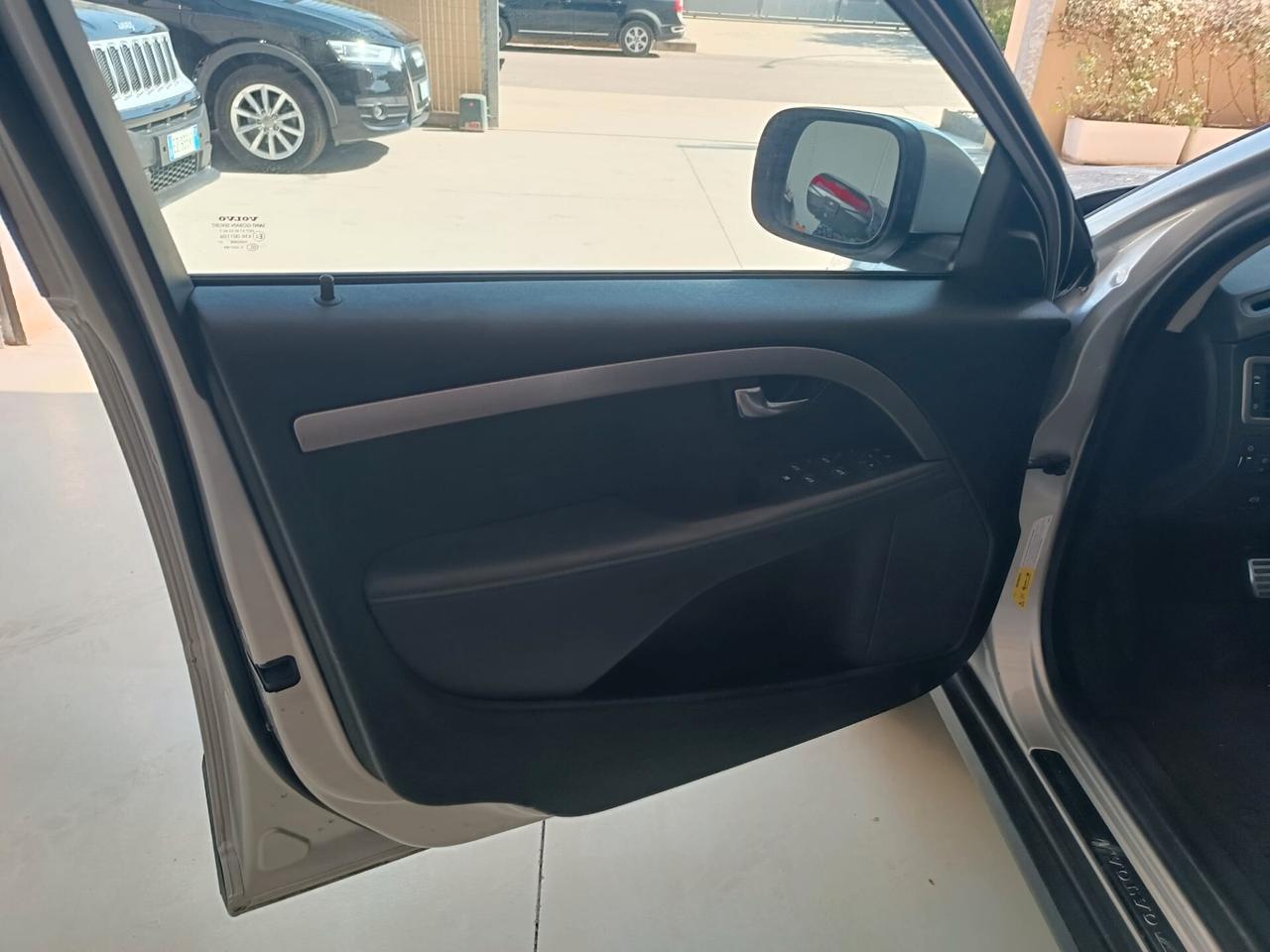 Volvo XC 70 XC70 D5 AWD Summum