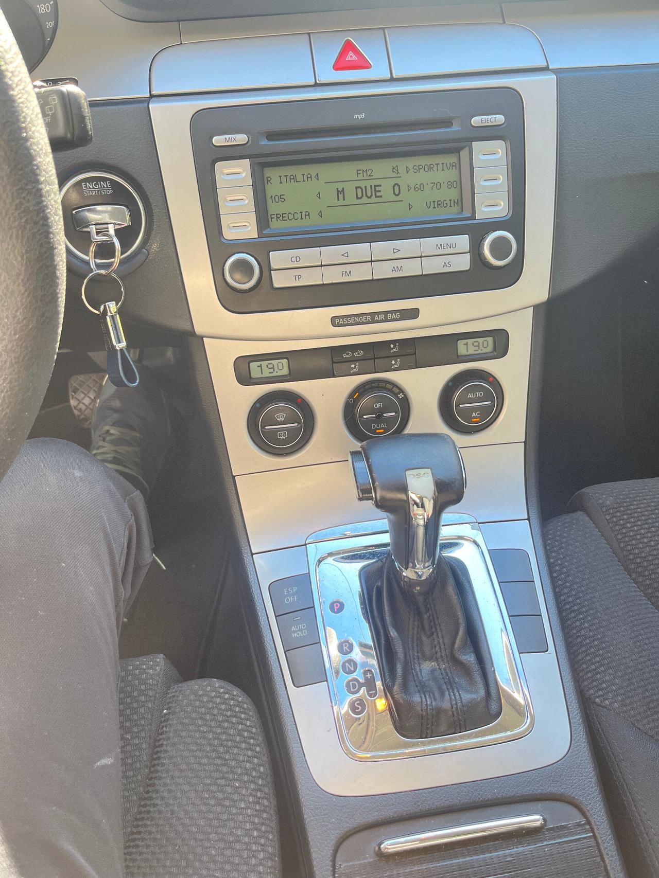 VOLKSWAGEN PASSAT 2.0 TDI DPF VARIANT DSG HIGHLINE - CAMBIO AUTOMATICO - VOLANO CHE VIBRA LEGGERMENTE