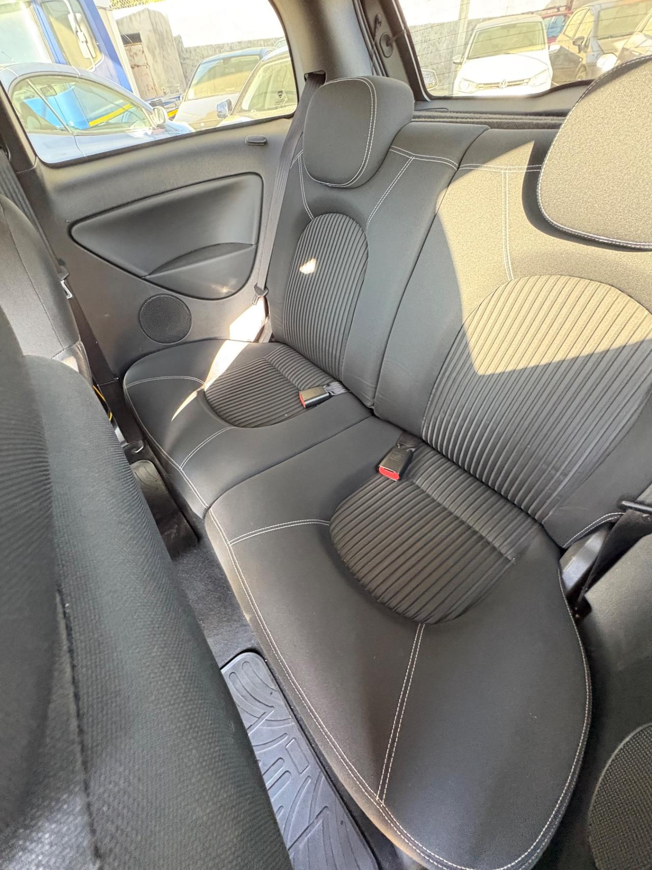 Lancia Ypsilon 1.3 MJT 75 CV DPF Sport MomoDesign