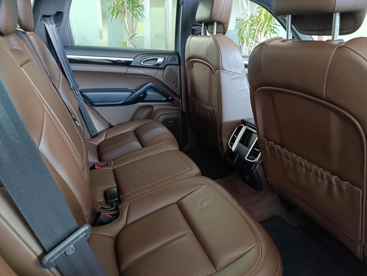 Porsche Cayenne 3.0 Platinum Edition tiptronic