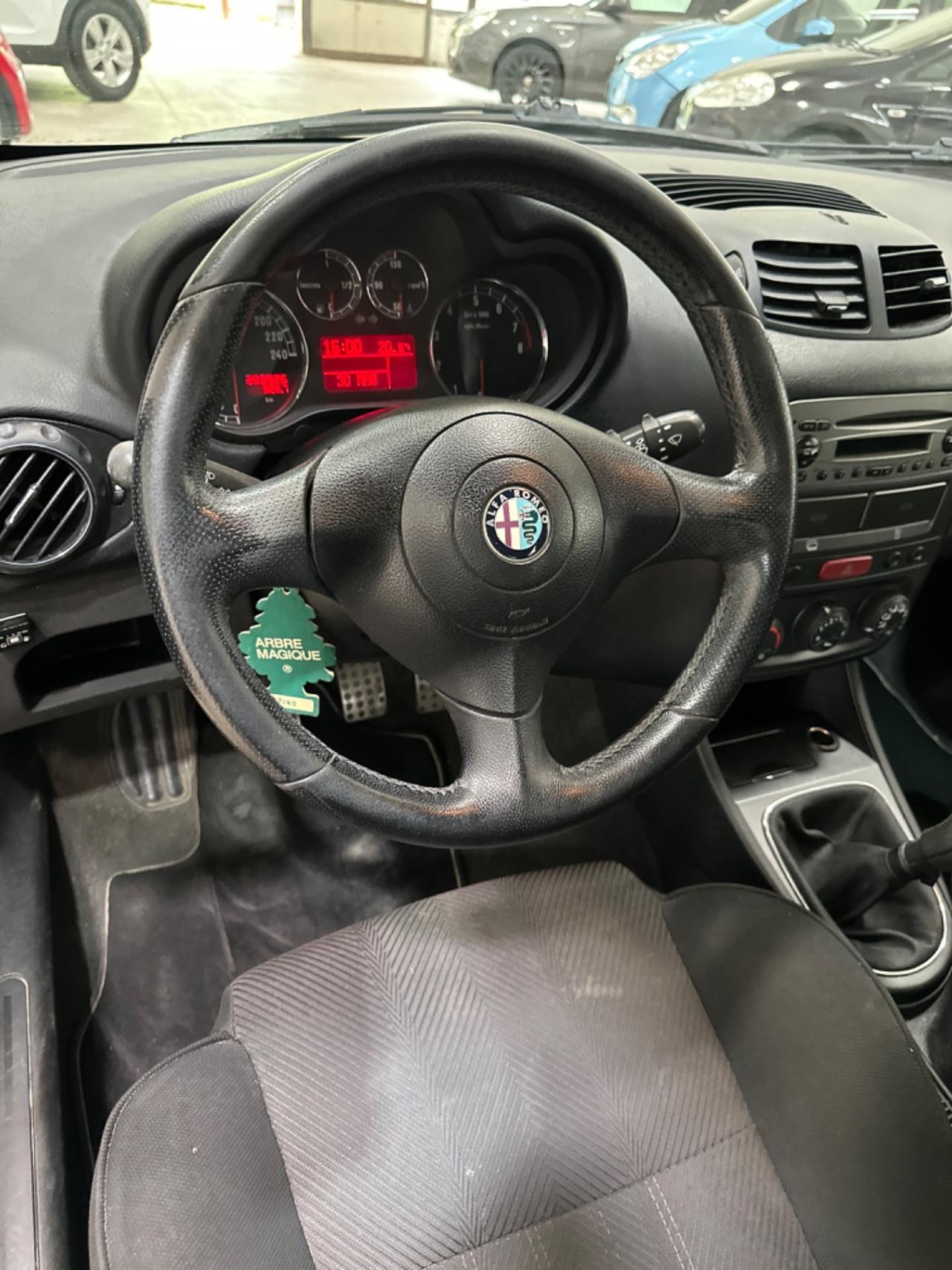 Alfa Romeo 147 1.6 16V TS (105) 5P MOVING METANO KMCERT