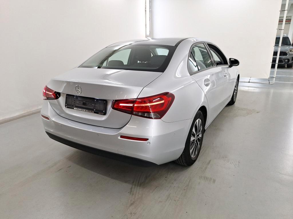 MERCEDES-BENZ A 180D SEDAN 116CV AUTOMATIC BUSINESS SOLUTION ( CRUISE - NAVI PREMIUM - PARK ASSIST - TELECAMERA POST. )