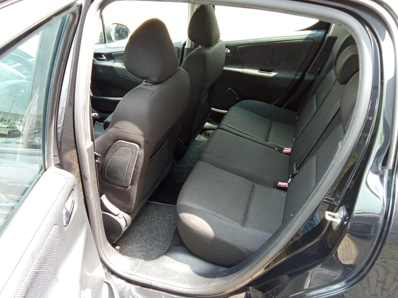 Peugeot 207 1.6 HDi 90CV 5p. XS