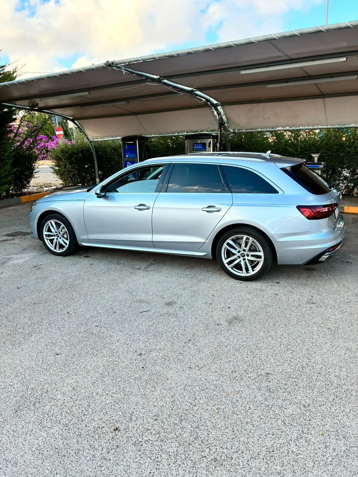 Audi A4 Avant 40 TDI quattro S tronic Business