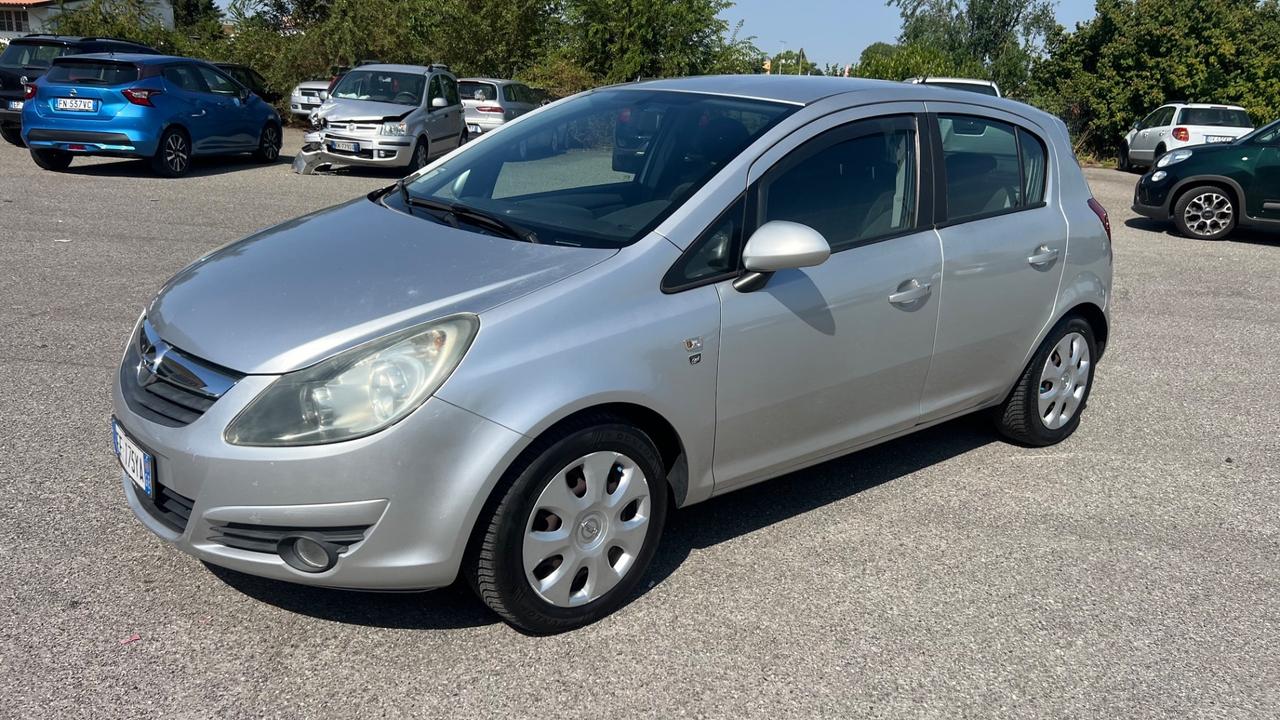 Opel Corsa 1.2 5 porte Cosmo