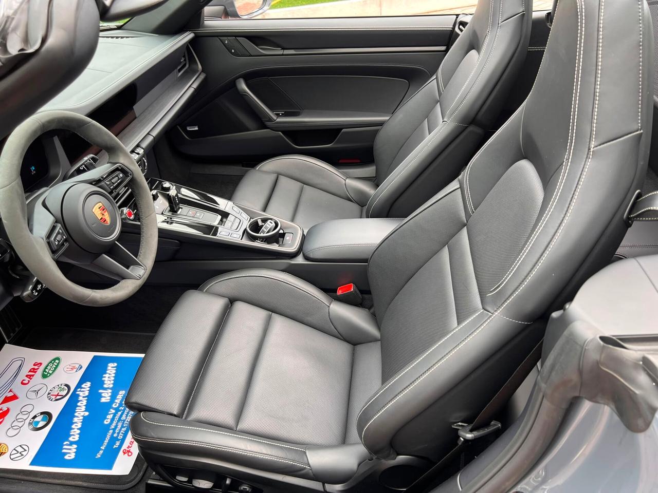 Porsche 911 Carrera 4 GTS Cabriolet