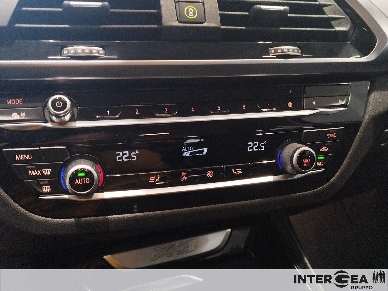 BMW X3 sdrive18d mhev 48V Business Advantage auto
