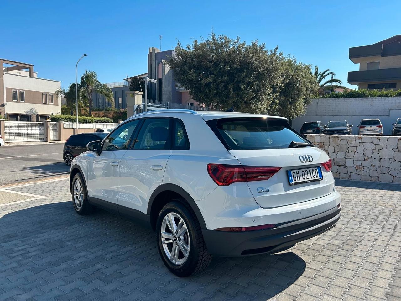 Audi Q3 35 TDI S tronic Business