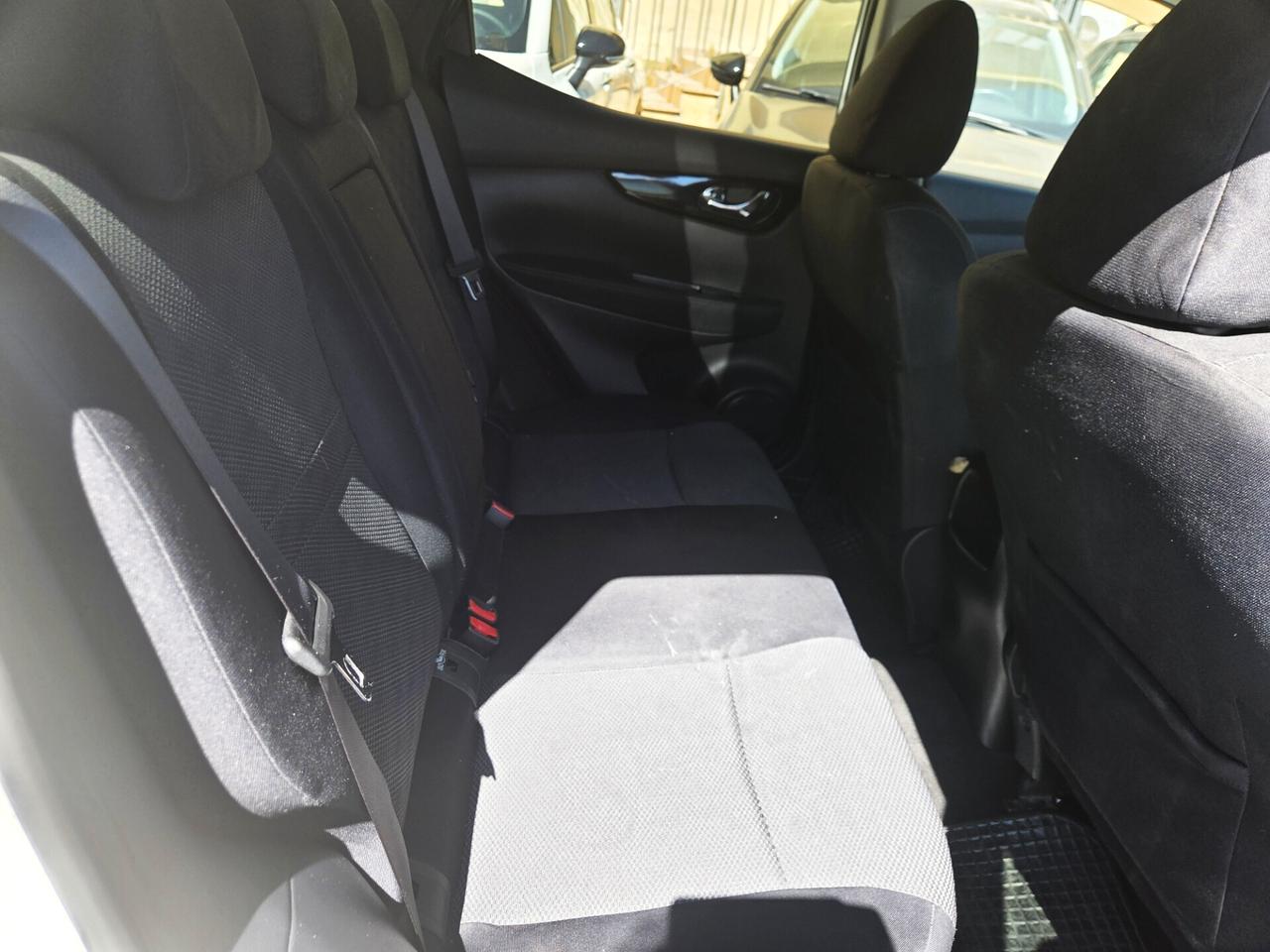 Nissan Qashqai 1.6 dCi AUTOM. NAVI CERCHI 18 FULL