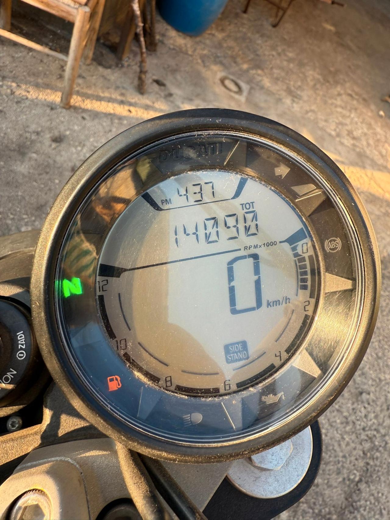 Ducati Scrambler 400 Sixty