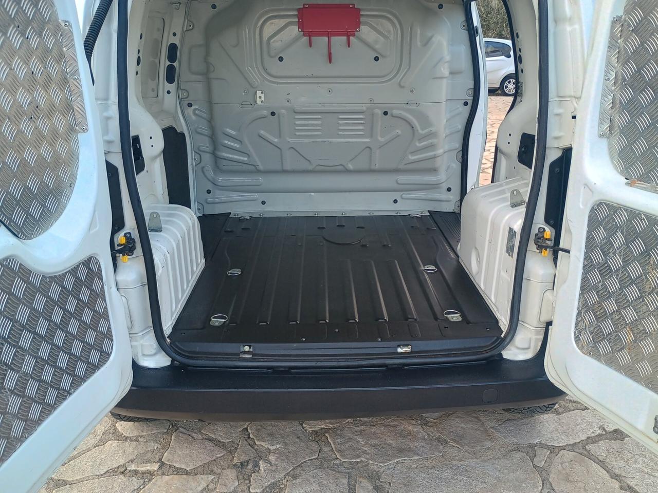 Fiat Fiorino 1.3 MJT 75CV Combi Semivetrato Adventure E5