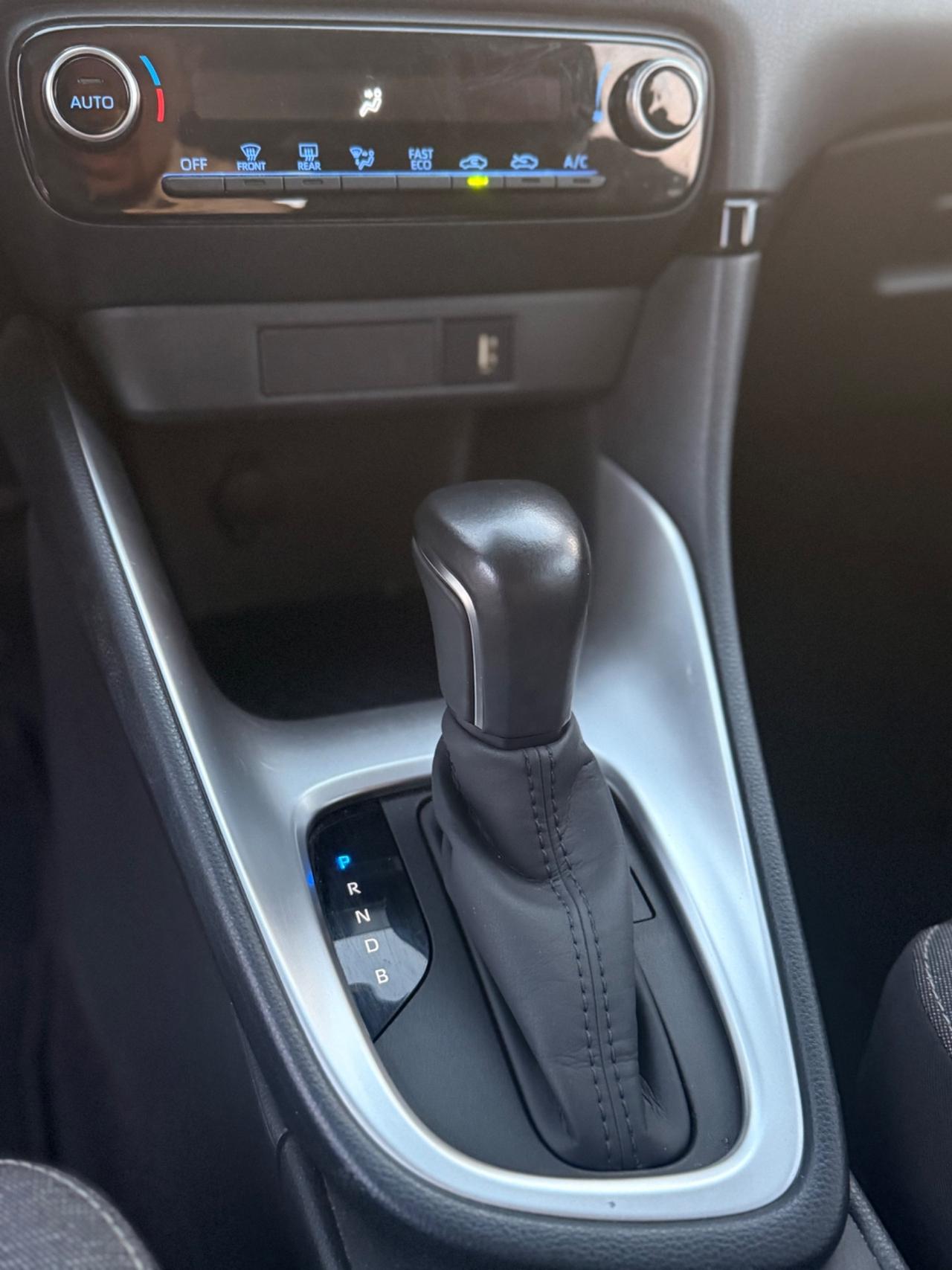 Toyota Yaris 1.5 Hybrid 115cv automatica