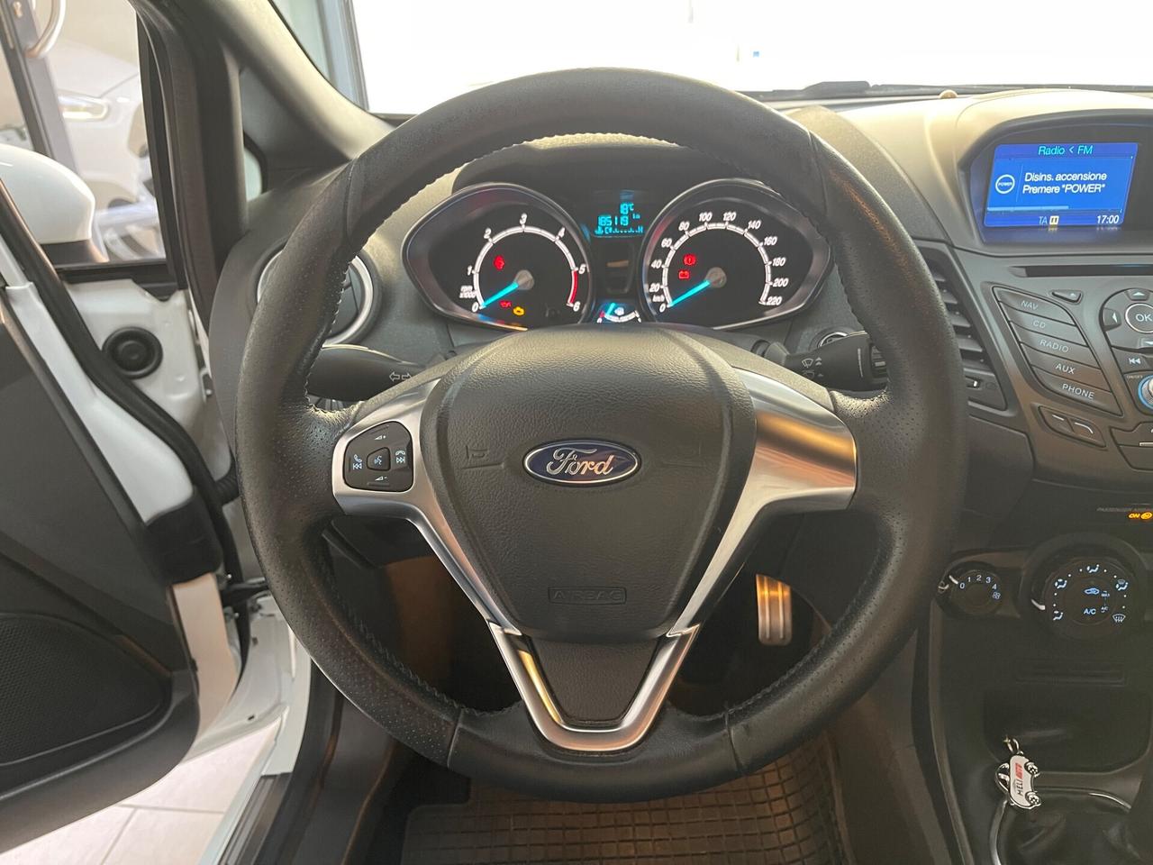 Ford Fiesta 1.5 TDCI 75CV 5 ST-Line