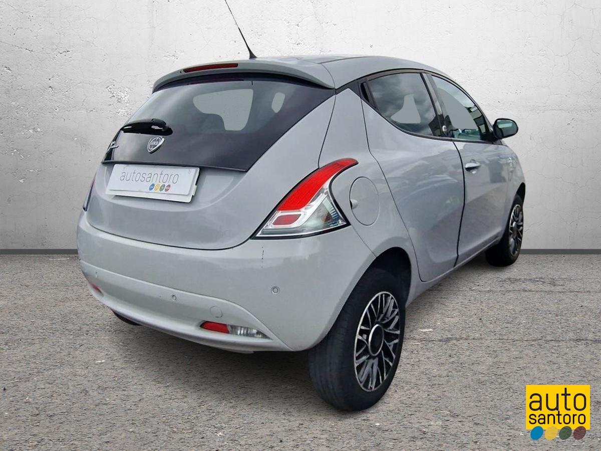 LANCIA YPSILON 900 SILVER