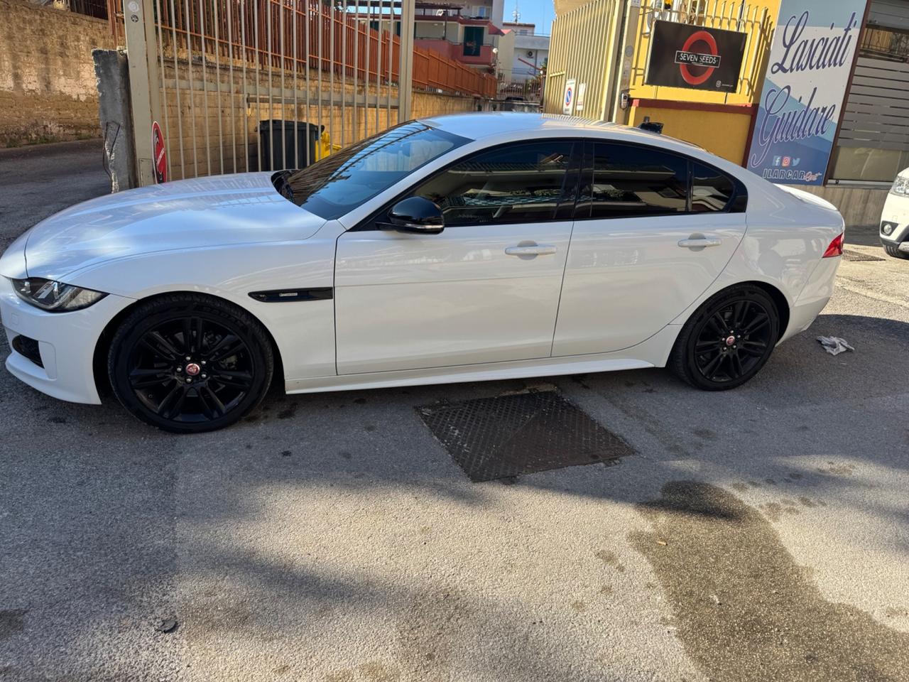 Jaguar XE 2.0 D 180 CV Landmark Edition