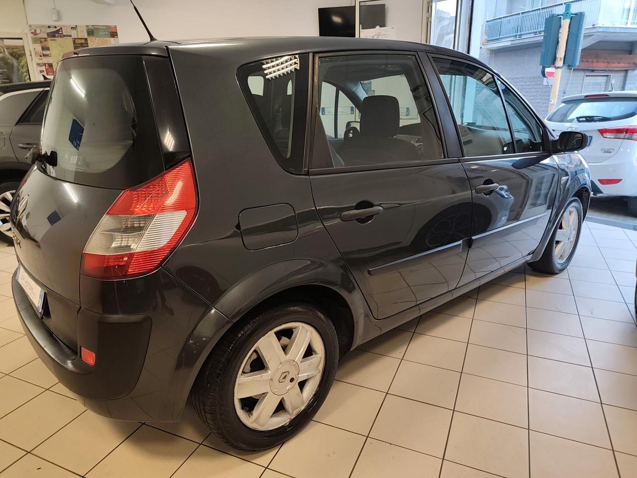 Renault Scenic Scénic 1.5 dCi/105CV Dynamique