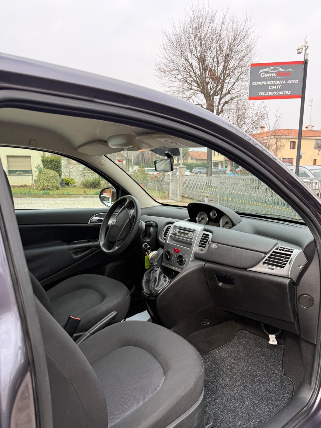 Lancia Ypsilon 1.2 69 CV Platinum