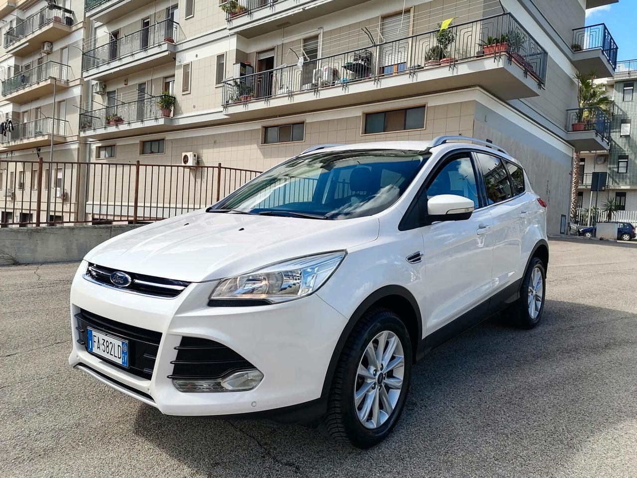 Ford Kuga 2.0 TDCI 150 CV 4X4 TITANIUM *116.000 km* 2015