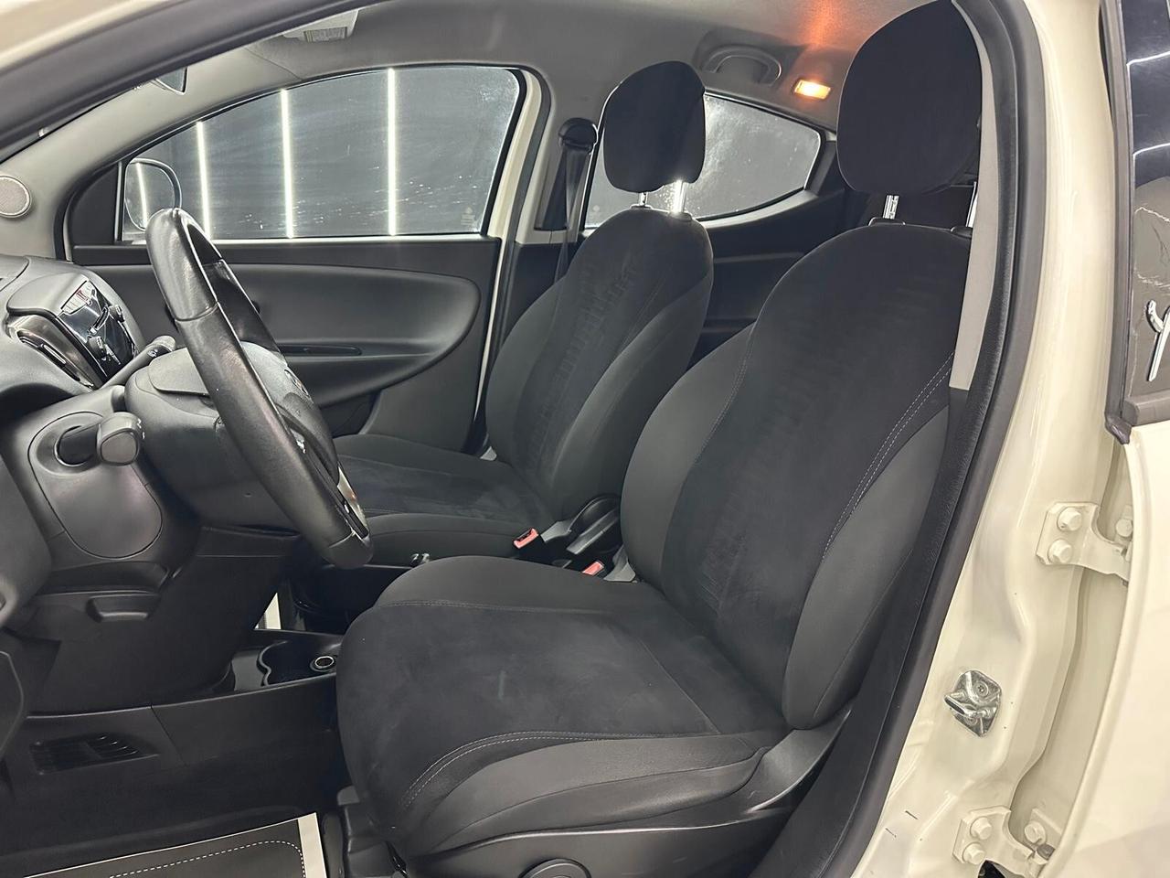Lancia Ypsilon III 2011 1.2 8v Platinum