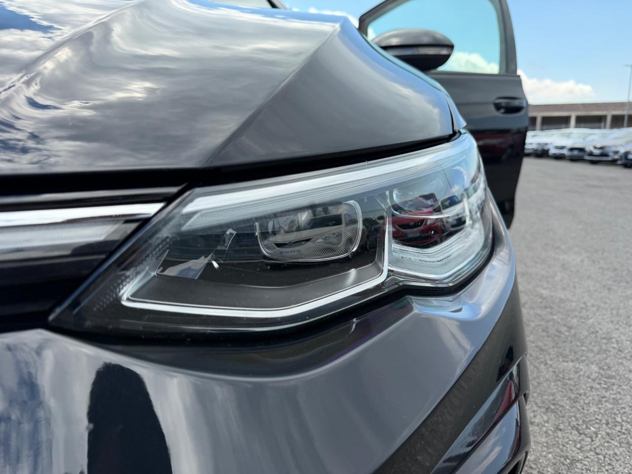 Volkswagen Golf 8 2.0 TDI 150 CV DSG SCR R-Line