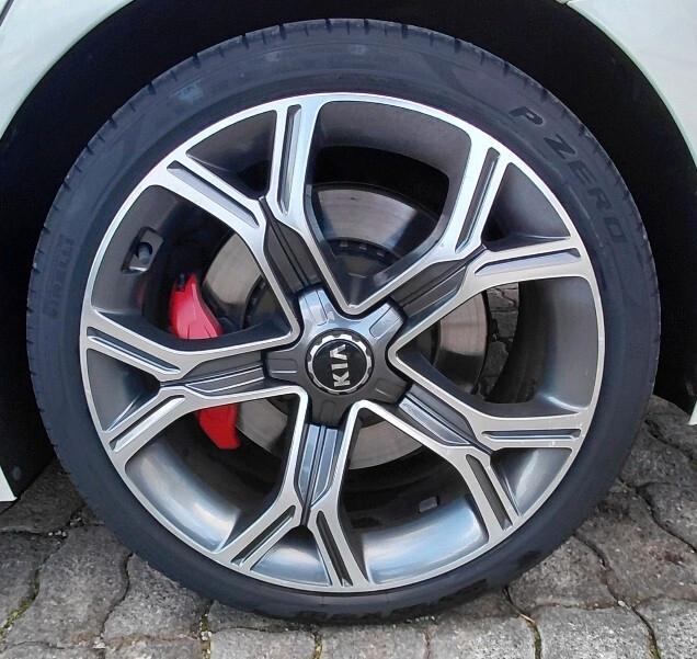 Kia Stinger 3.3 T-GDI AWD AT8 GT