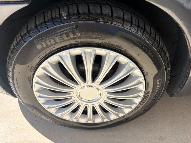 FIAT Punto 1.2i cat 5 porte POCHI CHILOMETRI OK NEOP