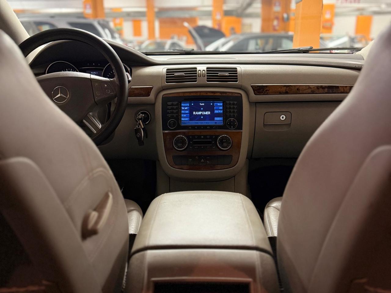 STUPENDA MERCEDES-BENZ CLASSE R 6 POSTI CON INTERNI IN PELLE TOTALE