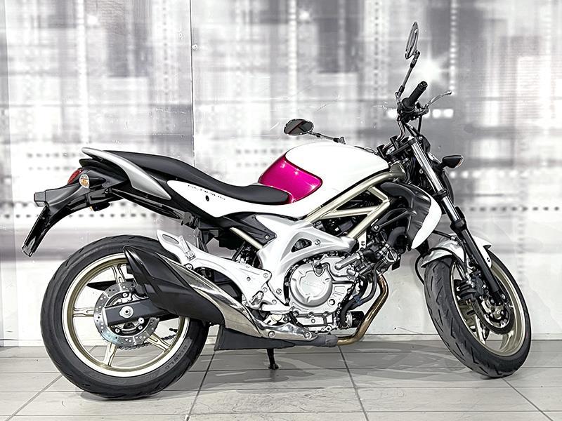 Suzuki Gladius sfv 650