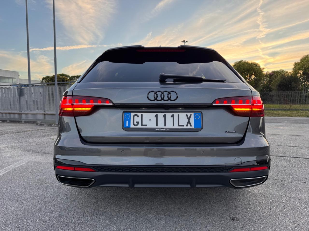 Audi A4 Avant 40 TDI quattro S tronic line edition Identity Black