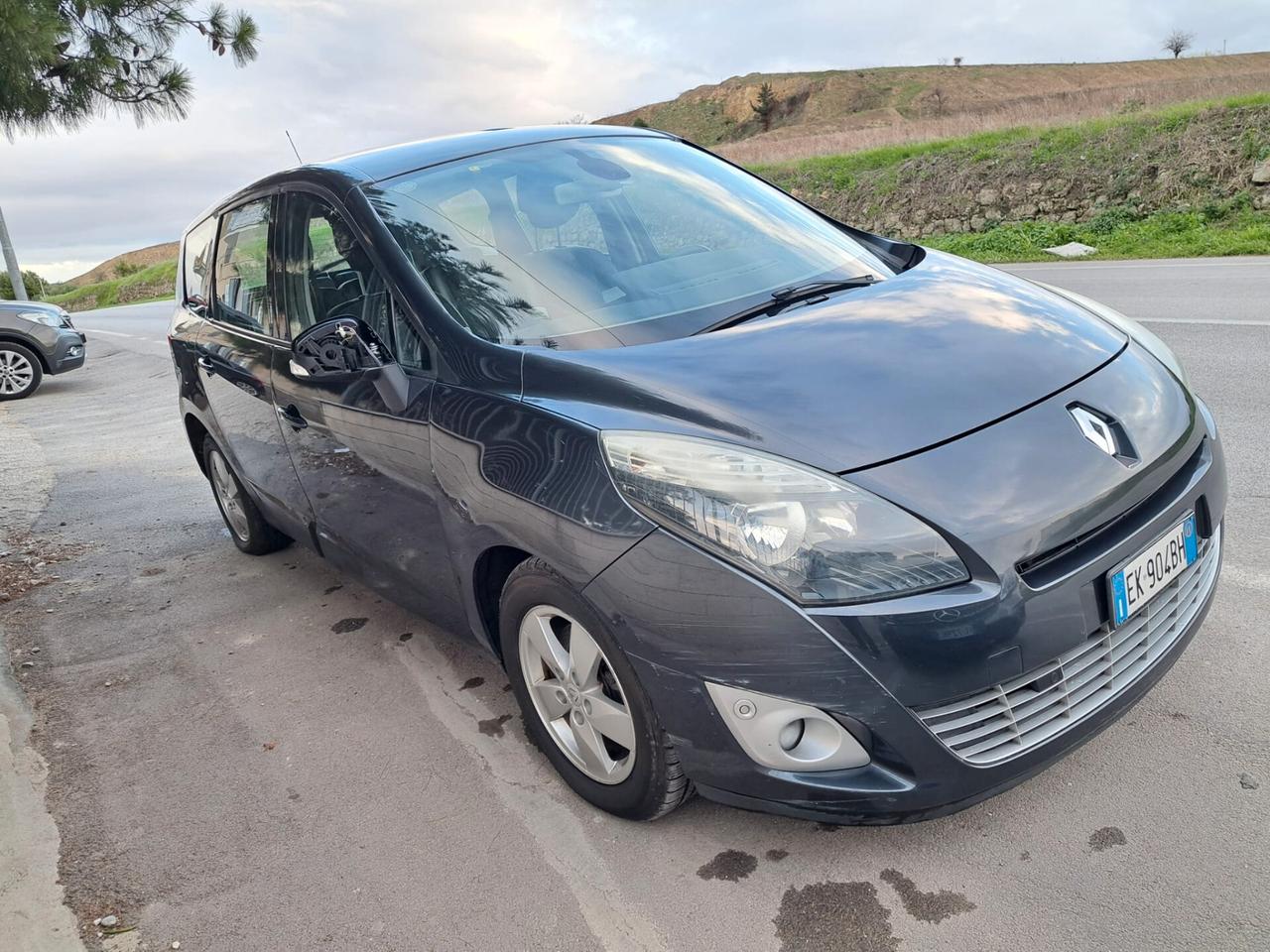 Renault Scenic Scénic X-Mod 1.6 dCi 130CV Luxe- 7 POSTI