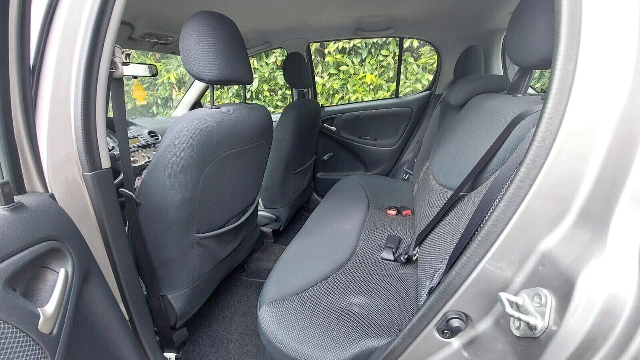 Toyota Yaris 1.0 Neopatentati
