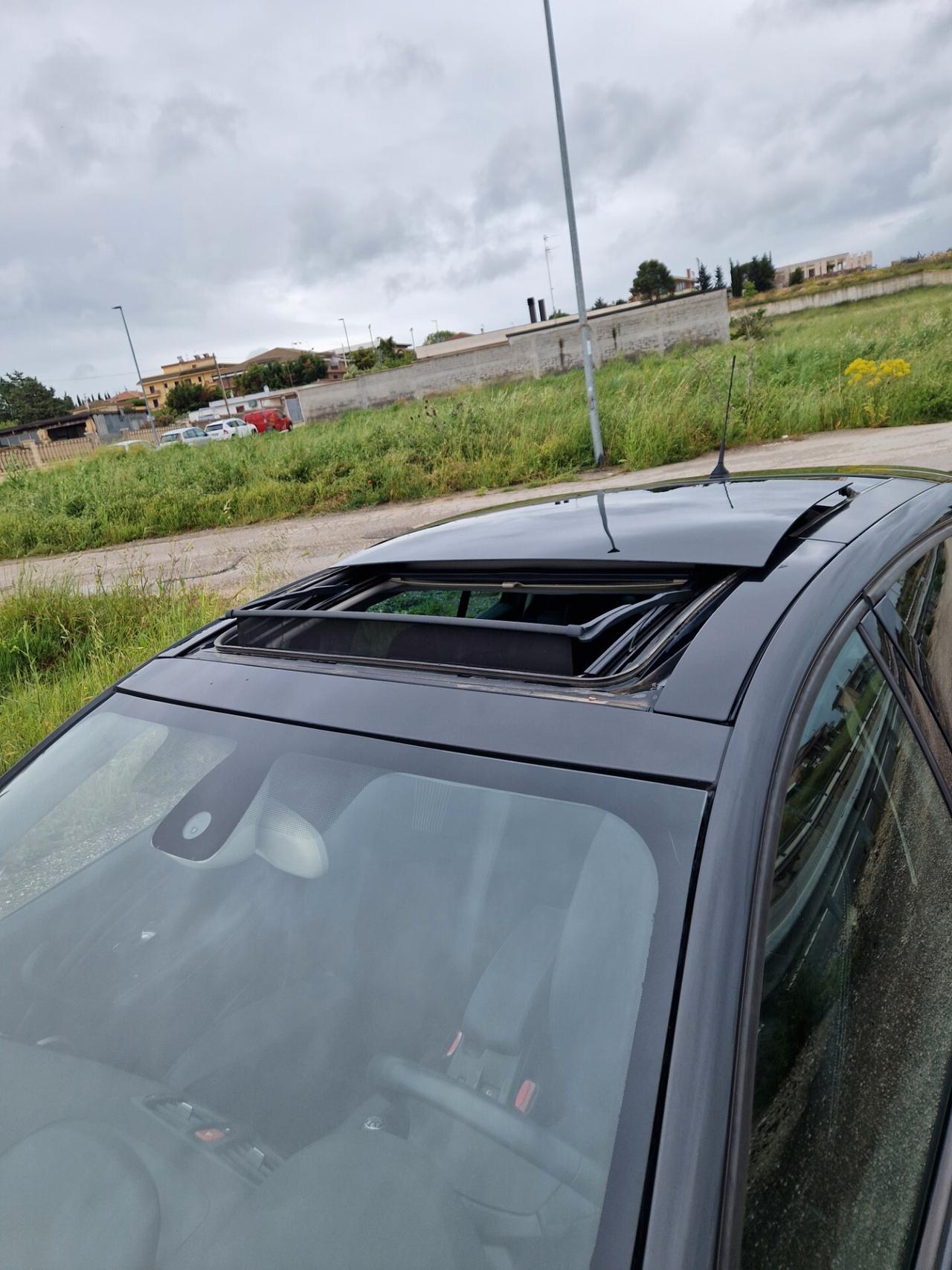 Renault Megane Mégane C-C 1.5 dCi 110CV EDC Luxe