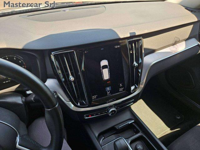 VOLVO V60 V60 2.0 b3 Momentum N1 auto 7m - GH345PR