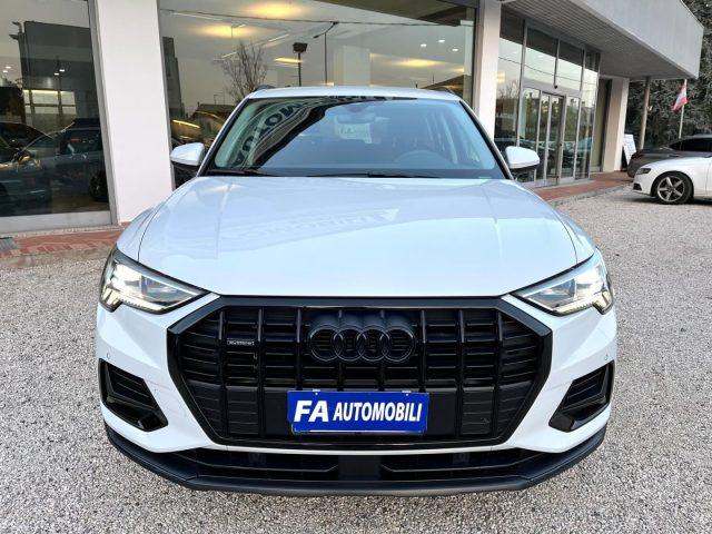 AUDI Q3 40 TDI quattro S tronic Business Advanced