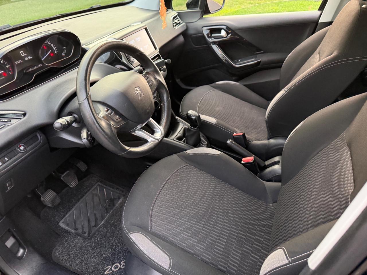 Peugeot 208 PureTech 82 3 porte Allure