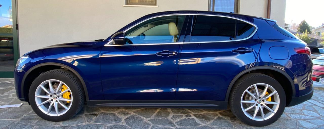Alfa Romeo Stelvio 2.0 t Executive Q4 200cv auto my19
