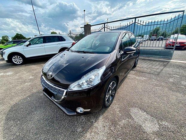 Peugeot 208 1.6 Hdi Allure 5 Porte Navi