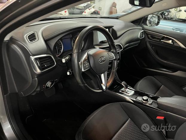 Infiniti Q30 1.5 diesel, cambio automatico, EURO 6
