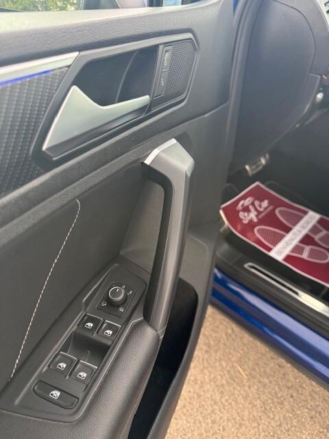 Volkswagen Tiguan 2.0 TDI 150 CV SCR DSG R-Line