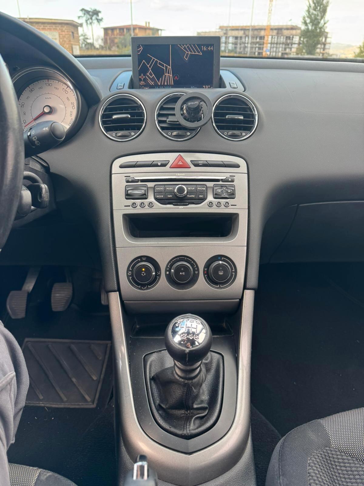 Peugeot 308 1.6 HDi 110CV 5p. Féline (6 Marce)
