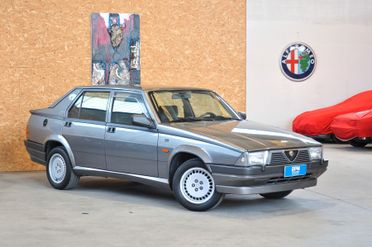 Alfa Romeo 75 2.0i Twin Spark CRS targa Milano UNIPRO