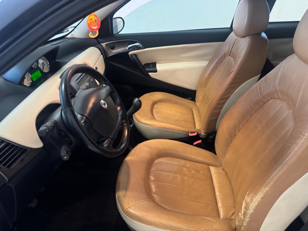 Lancia Ypsilon 1.3 MJT 75 CV Platino